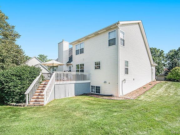 4th image of 7410 Charles Ct