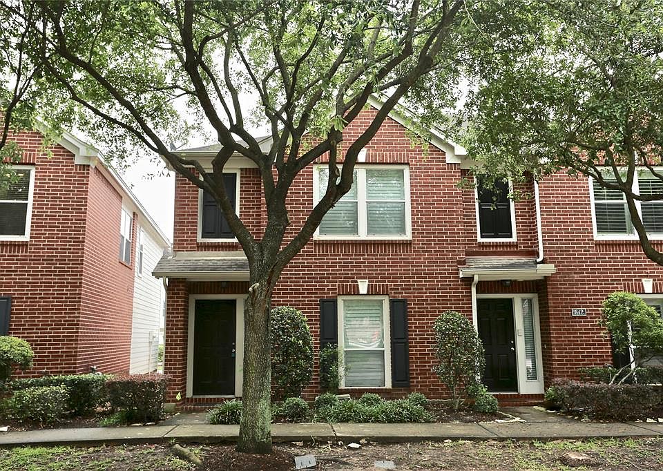 1st image of 846 W Heights Hollow Ln