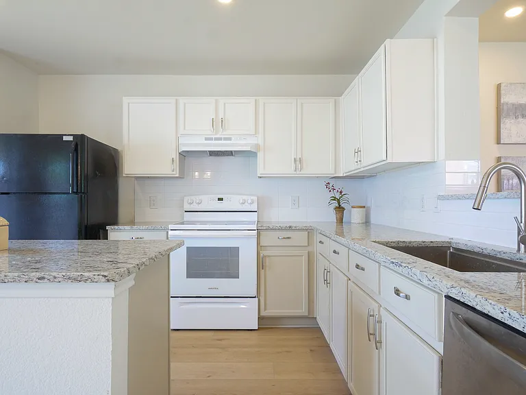 125 Harvest Hill Ln — Photo 9
