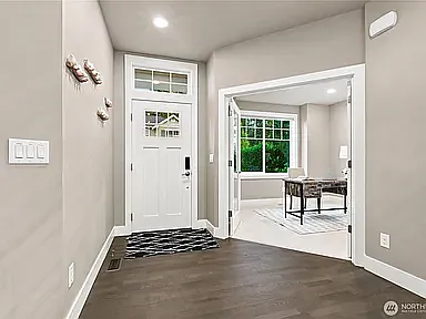 5 bed, 3063 sqft, $5,295 — Photo 3