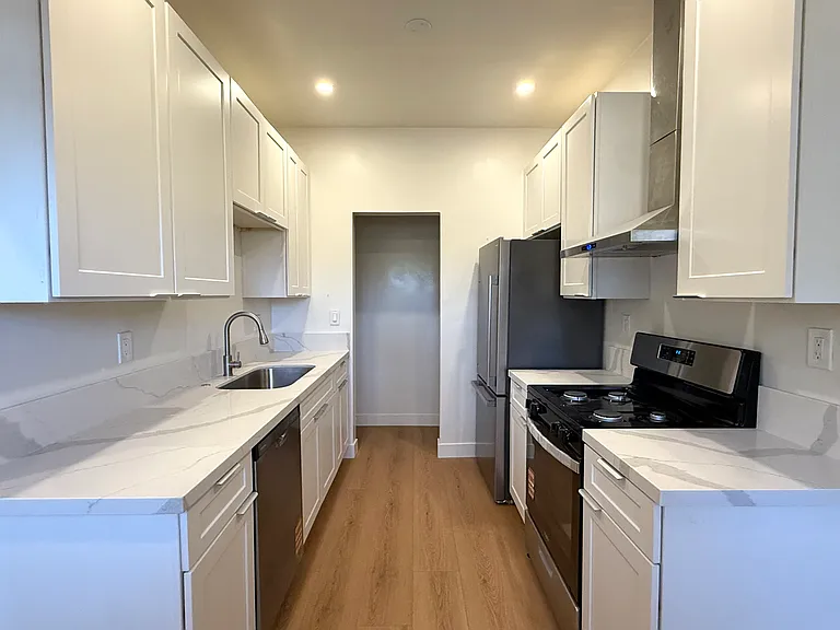 2519 W 42nd St #2519 — Photo 4