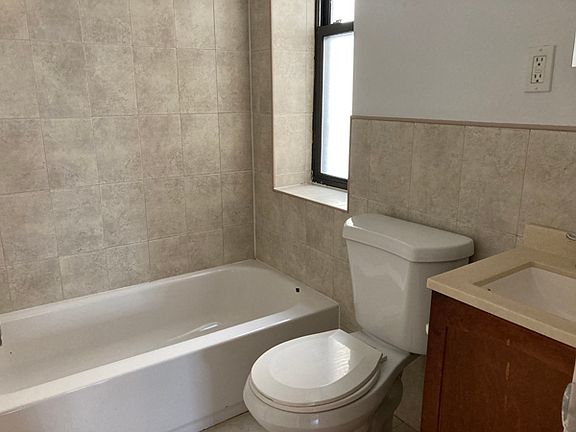 4th image of 208 E 124th St APT 10