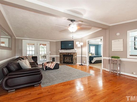 4th image of 105 Carolwoods Dr