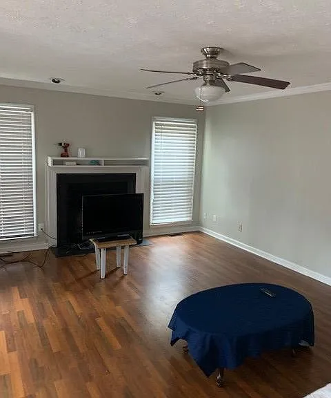 100 Pigeonhouse Ct — Photo 38