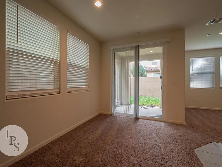 6052 E Bishop Ln — Photo 5