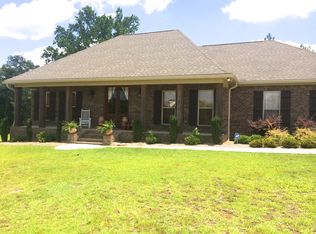 51 Cricket Ln, Seminary, MS 39479