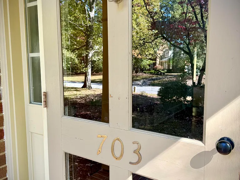 703 Daventry Dr — Photo 2