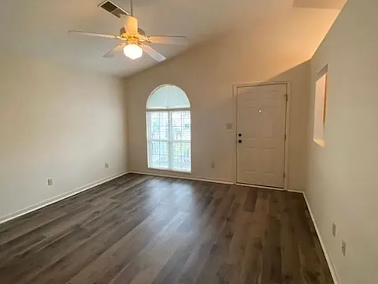 2080 Call Dr — Photo 5
