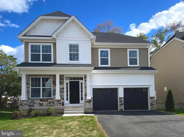 23 Misty Meadow Ln, Hamilton, NJ 08619