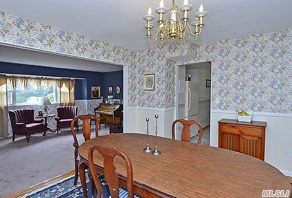 5th image of 76 Lauren Ave