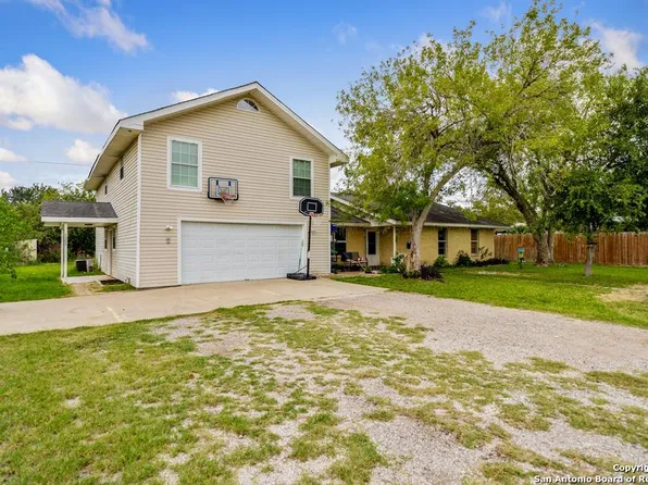 353 Veltri, Beeville 78102