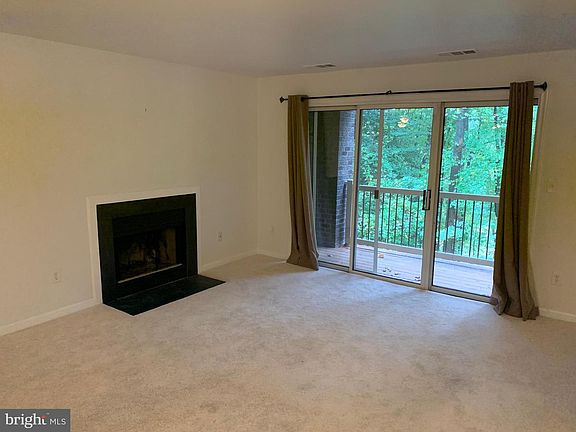 5th image of 603 Admiral Dr Unit 103