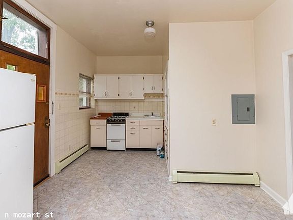 4th image of 2131 N Mozart St #1814