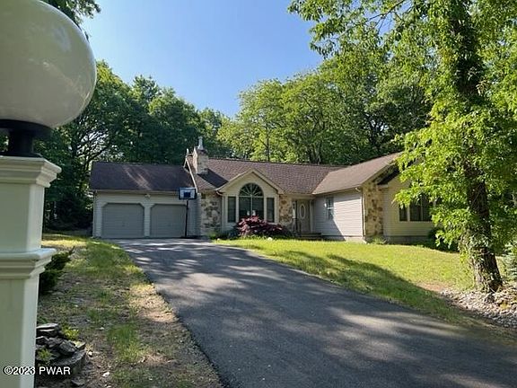 2nd image of 803 W Spur Ct