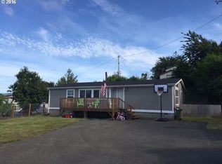 63509 Lightning Rd, Coos Bay, OR 97420