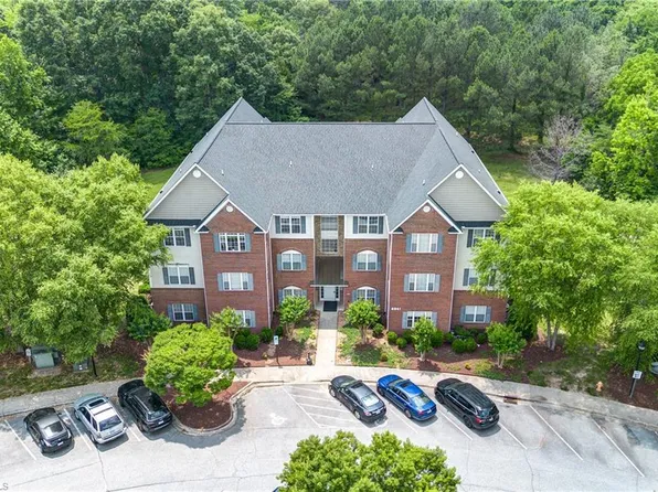 6941 Hanesbrook Cir APT 204, Clemmons, NC 27012