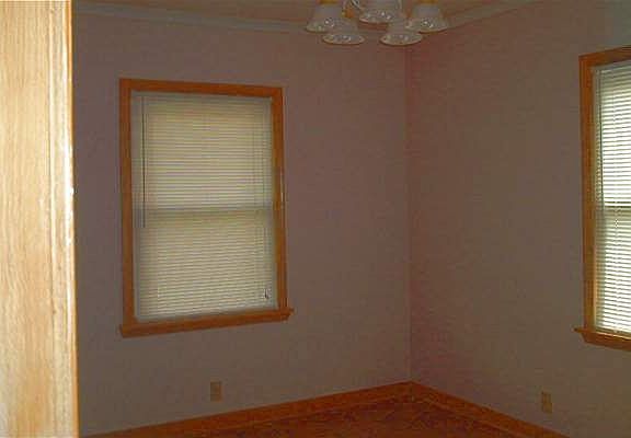 5th image of 212 Tilton Park Dr