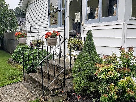 2nd image of 28 Kemp Ave