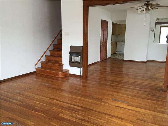 3rd image of 414 Custer Ave