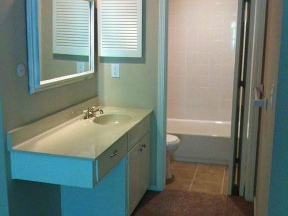 3rd image of 2900 W 53rd St APT 204