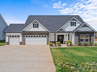 360 R C Thompson Rd, Chesnee, SC 29323