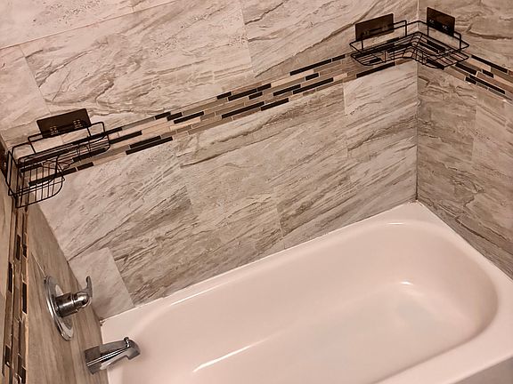 5th image of 88 Laurel Ave #4