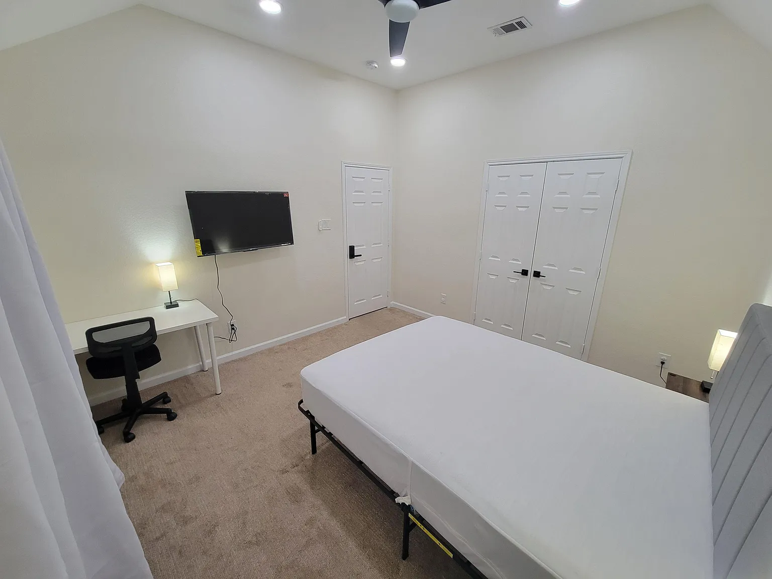 4 bed, 3.0 bath, 2882 sqft, $455 — Photo 4