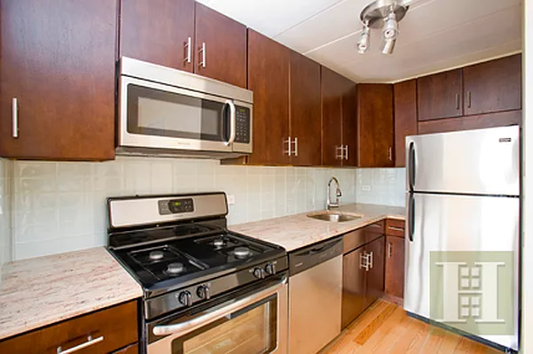 Rented by Halstead Real Estate | media 4