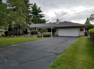 5701 Wright St, Troy, MI 48098