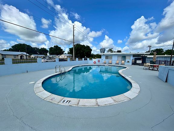 4th image of 670 E Alfred Dr #112