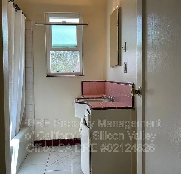 716 N 1st St #6 — Photo 25