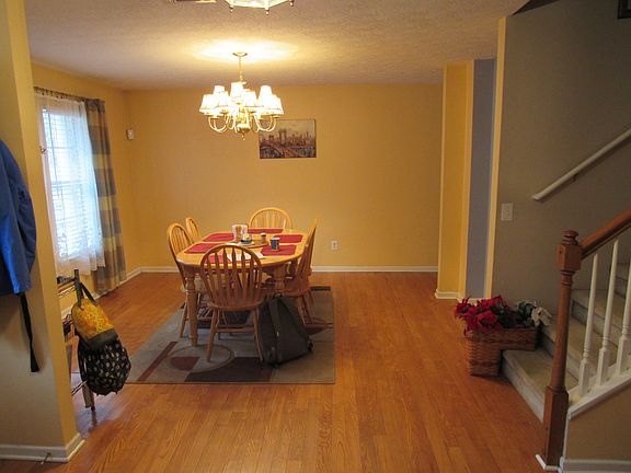 3rd image of 109 Holly Ln