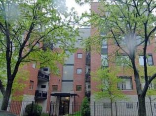 2327 W Wolfram St APT 511, Chicago, IL 60618