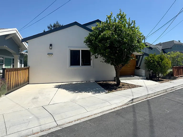 914 Everett Ave — Photo 76
