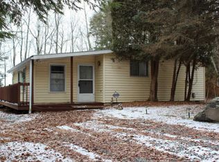 408 N Arrow Dr, Pocono Lake, PA