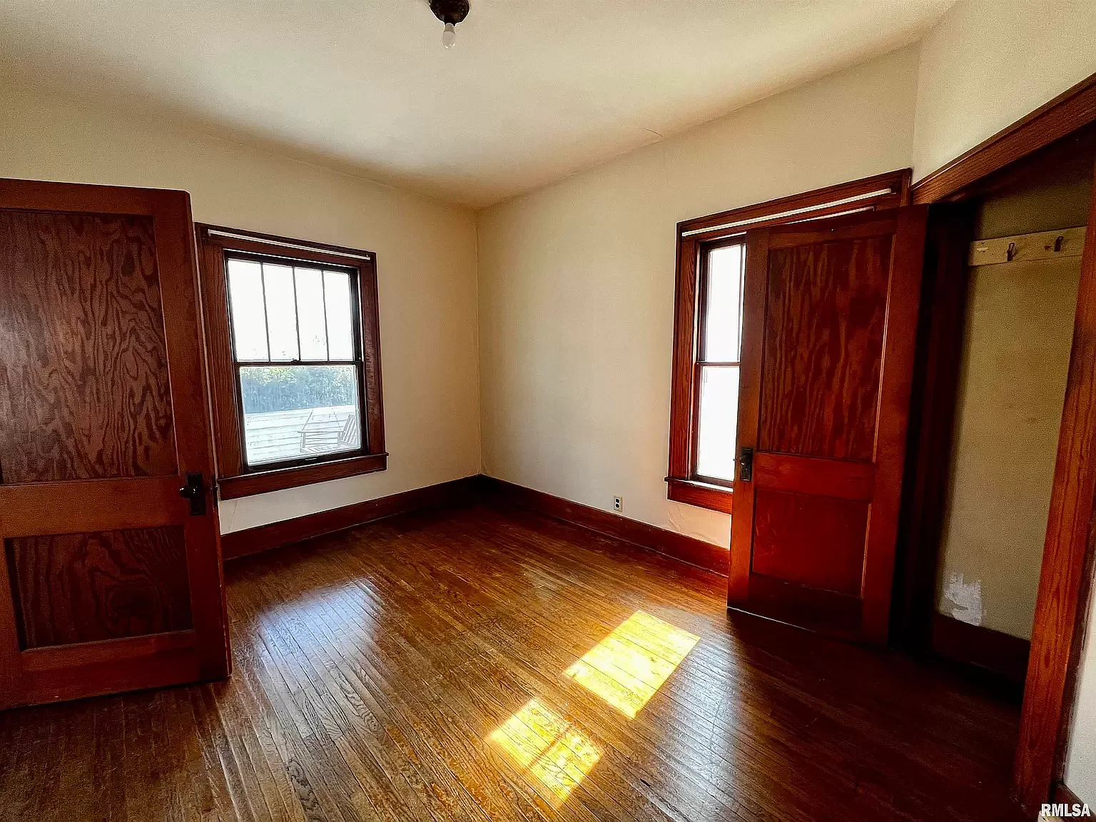 2 bed, 960 sqft, $900 — Photo 1