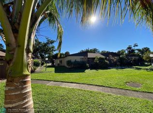 440 Briarwood Cir #1-28, Hollywood, FL 33024