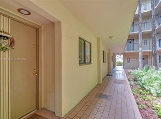8635 NW 8th St APT 104, Miami, FL 33126