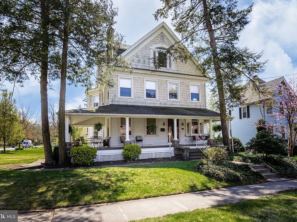 718 Main St, Riverton, NJ 08077 Zillow
