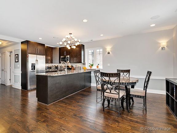4th image of 3543 W Belmont Ave APT 3