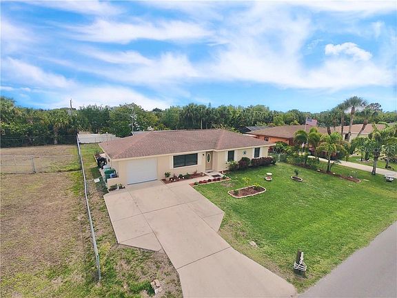 3rd image of 4452 Larkspur Ct