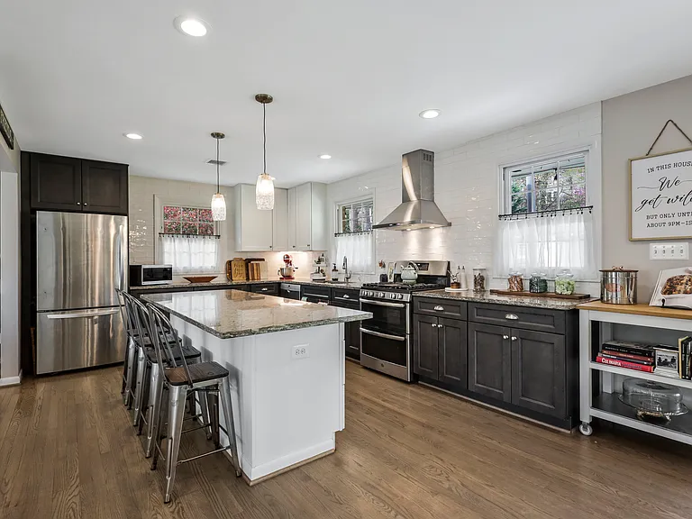 3113 Woodland Ln — Photo 6