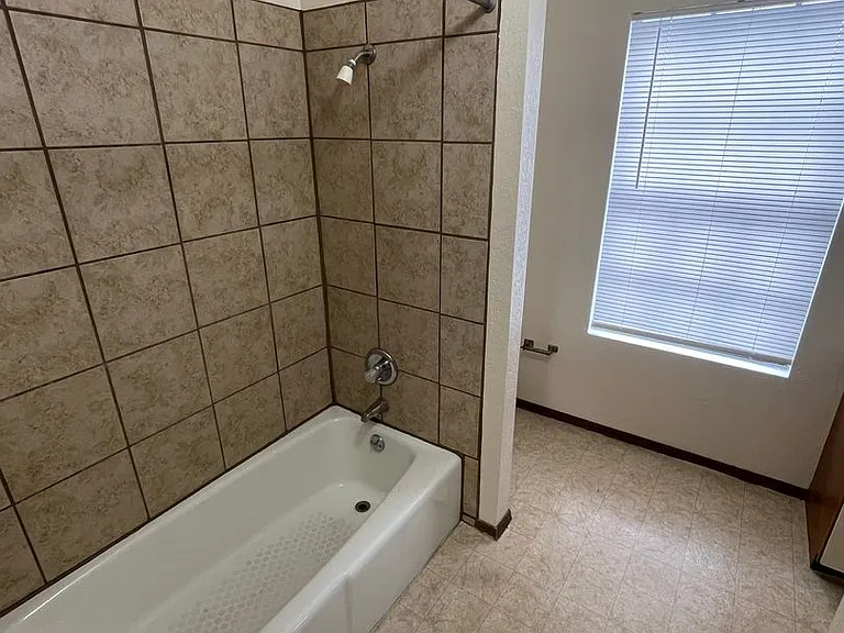 2949 Los Amigos Ct — Photo 12