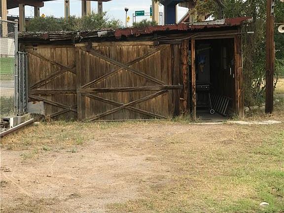 3rd image of 4219 Durazno Ave