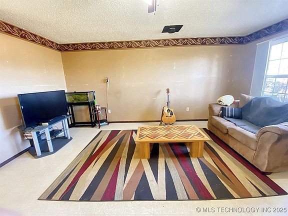 2nd image of 1655 Linda Ln