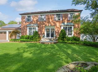 37 Neil Dr, Farmingville, NY 11738