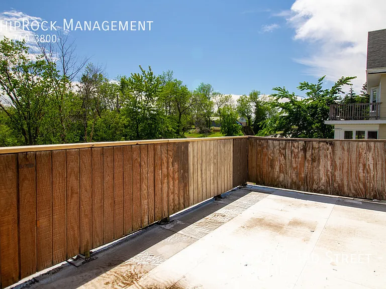 825 W 3rd St #2 — Photo 2