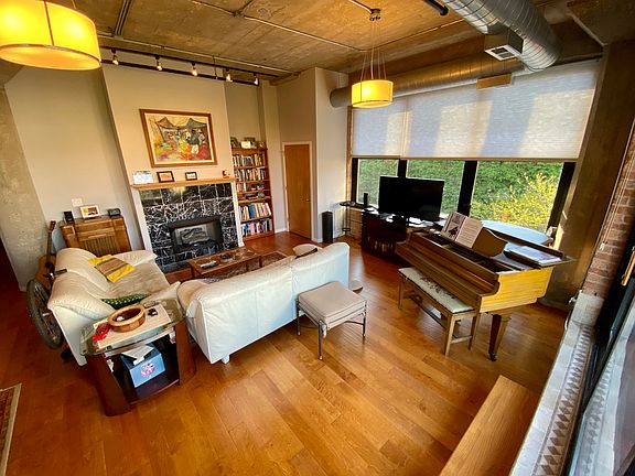 4th image of 1516 S Wabash Ave APT 402