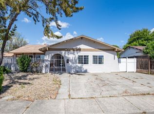 2571 Sunrise Dr, Fairfield, CA 94533