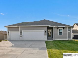 10312 S 110th Ave, Papillion, NE 68022